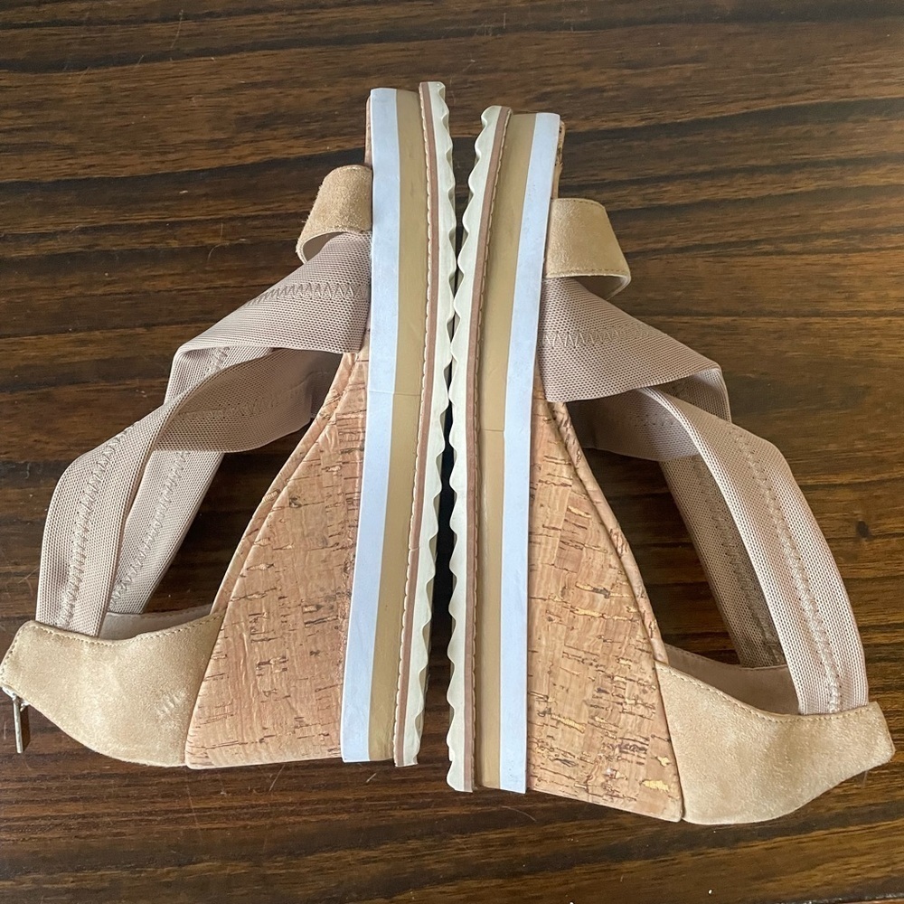 Pelle Moda, women’s 9.5, strappy tan cork and stretchy nylon wedge sandal - Picture 7 of 10